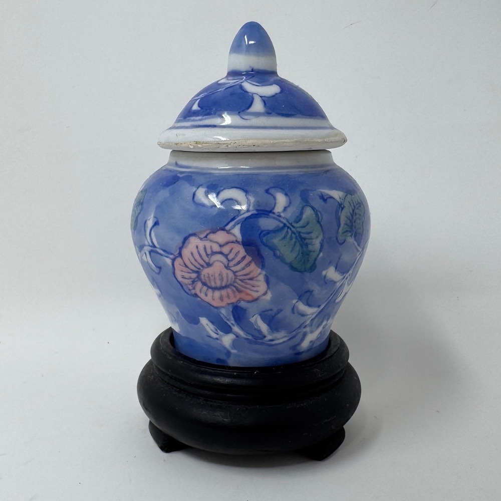 Vintage Chinese Style Porcelain Ginger Jar Blue Floral w Lid Stand